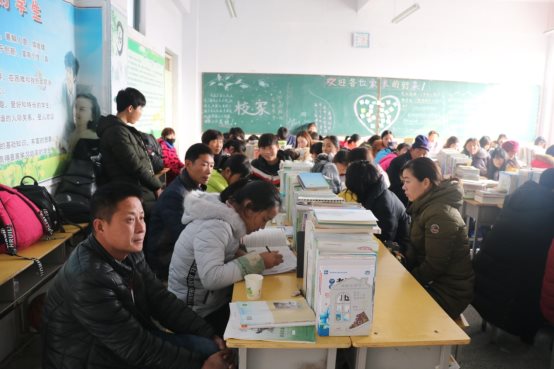 E:\学校图片\20171215家长会\IMG_2225.JPG